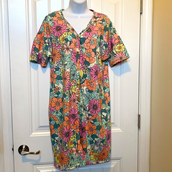 BOMBOM Dresses & Skirts - BOMBOM Floral Button Down Dress M